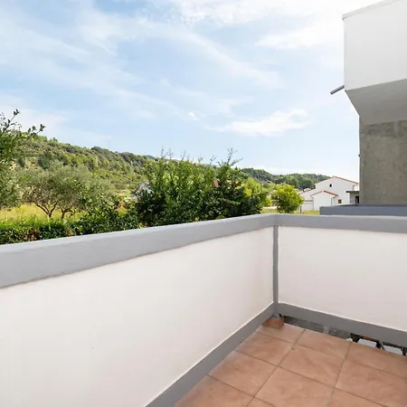 With Parking Space Palit, Rab - 22676 Apartamento *