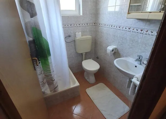 With Parking Space Palit, Rab - 22676 דירה *