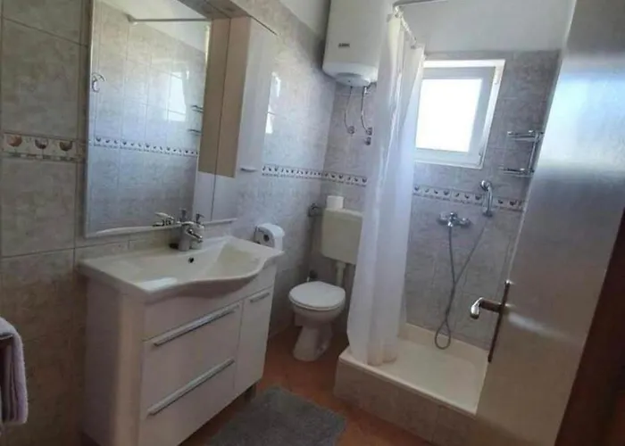 דירה With Parking Space Palit, Rab - 22676 *