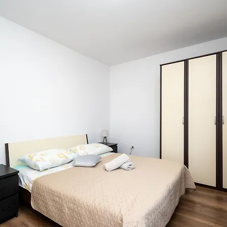 With Parking Space Palit, Rab - 22676 Apartment