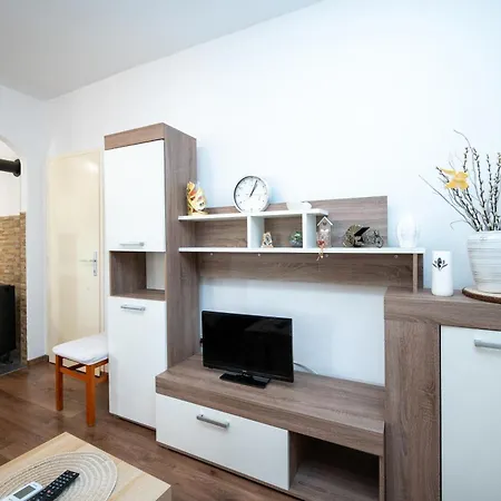Apartment With Parking Space Palit, Rab - 22676