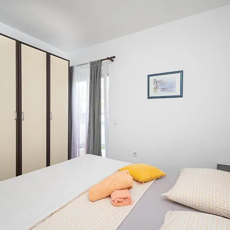 With Parking Space Palit, Rab - 22676 Apartment Rab Town