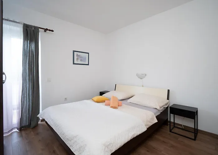 Apartament With Parking Space Palit, Rab - 22676 *