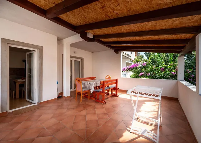 With Parking Space Palit, Rab - 22676 Apartament Rab Town